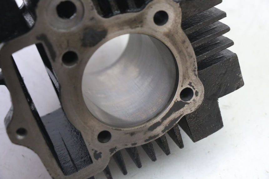 photo de CYLINDER TŁOK APOLLO RFZ 125 - Szczegóły charakterystyczne