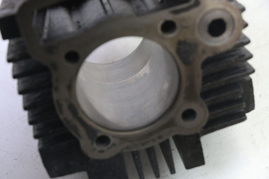 photo de CYLINDER TŁOK APOLLO RFZ 125 - Zbliżenie komponentów