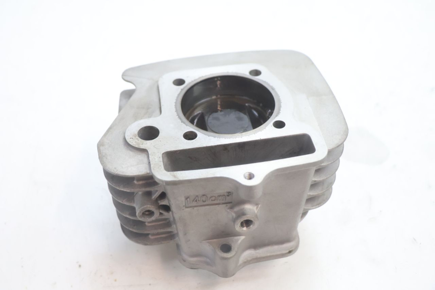 photo de TŁOK CYLINDRA APOLLO RFZ 140 - Inny kąt widzenia