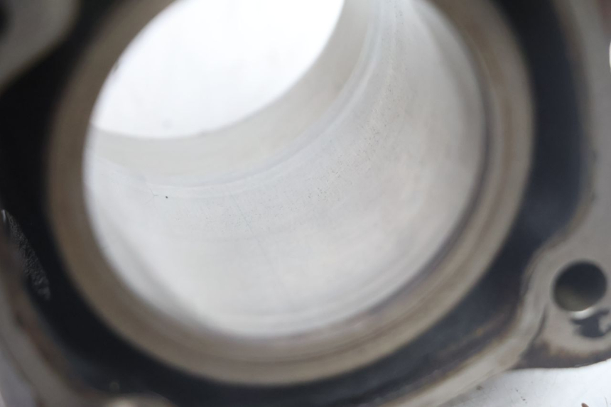 photo de CYLINDER TŁOK PEUGEOT SATELIS 125 (2006 - 2009) - Szczegóły charakterystyczne