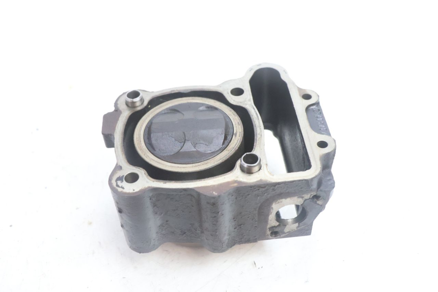 photo de CYLINDER TŁOK PEUGEOT SATELIS 125 (2006 - 2009) - Inny kąt widzenia