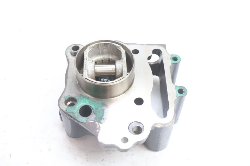 photo de CYLINDER TŁOK PEUGEOT SATELIS 125 (2006 - 2009) - Zbliżenie techniczne