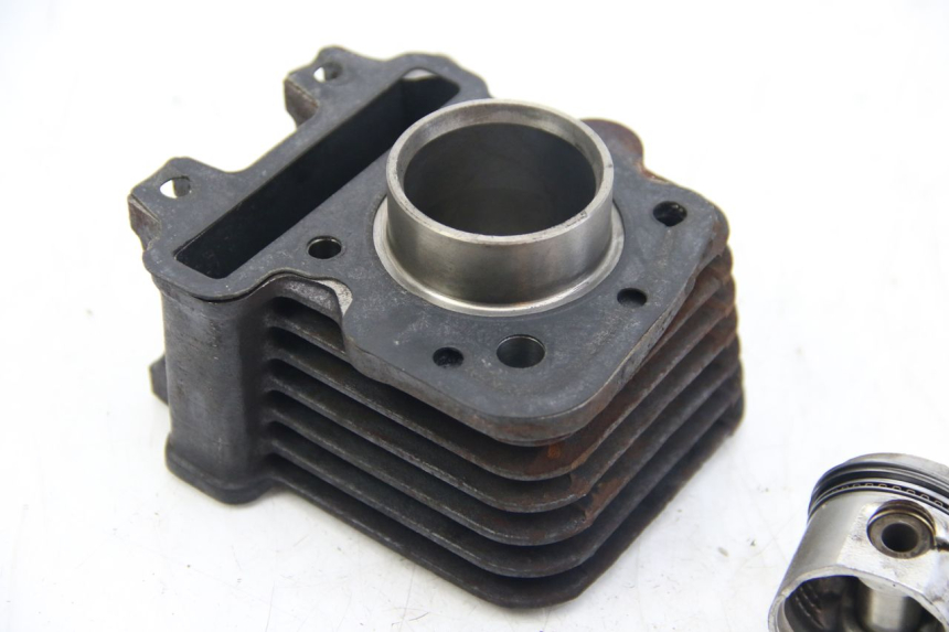 photo de CYLINDER TŁOK APRILIA SCARABEO 4T 50 (2009 - 2017) - Widok ogólny