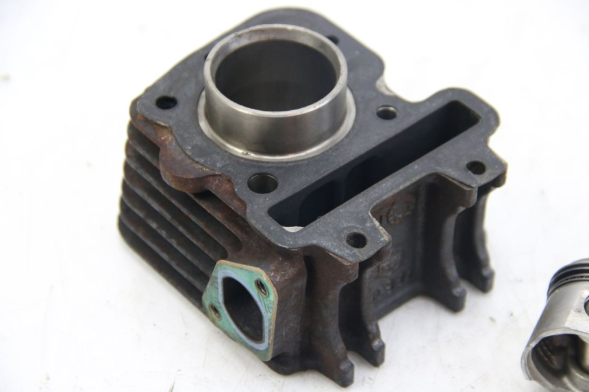 photo de CYLINDER TŁOK APRILIA SCARABEO 4T 50 (2009 - 2017) - Stan powierzchni