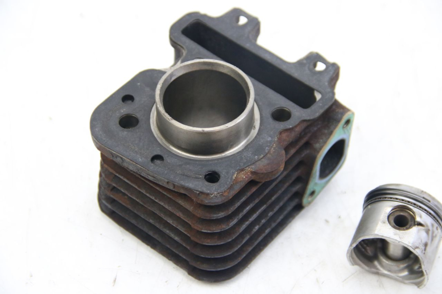 photo de CYLINDER TŁOK APRILIA SCARABEO 4T 50 (2009 - 2017) - Oznaczenia i referencje