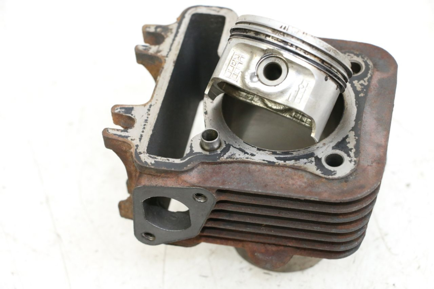 photo de CYLINDER TŁOK APRILIA SCARABEO 100 (2003 - 2012) - Zbliżenie komponentów