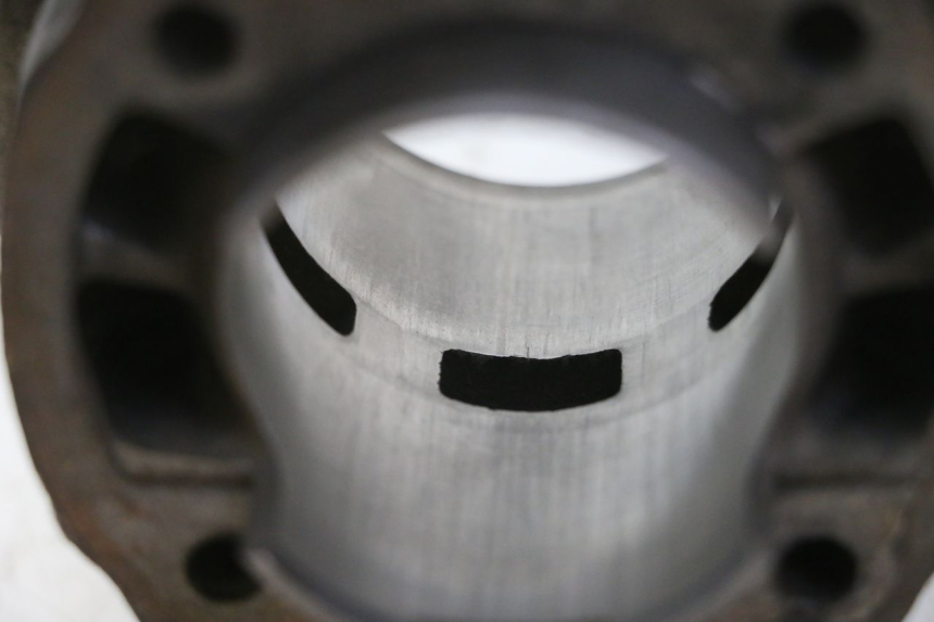 photo de CYLINDER TŁOK DERBI SENDA SM DRD 50 (2008 - 2013) - Punkty mocowania