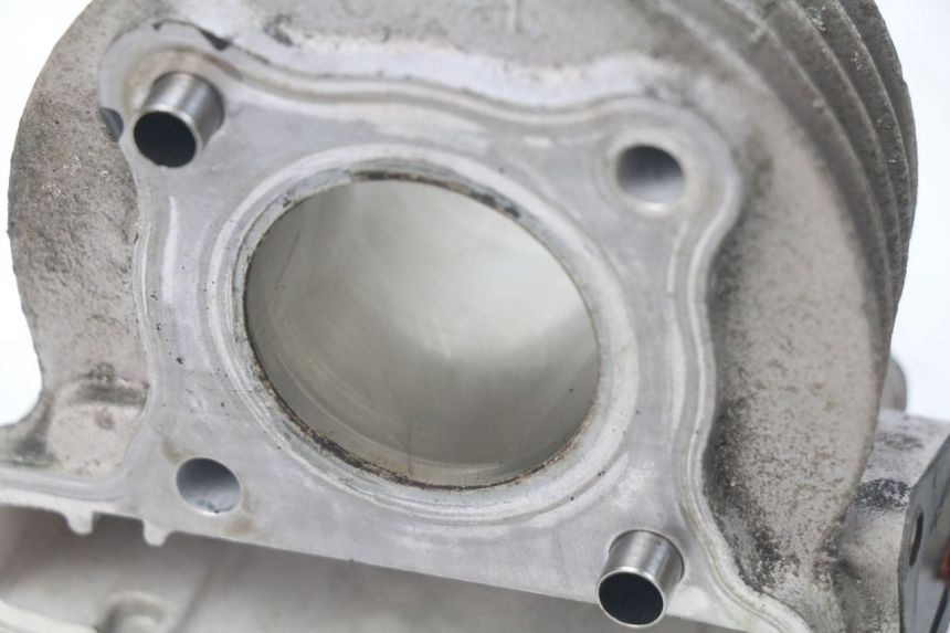 photo de CYLINDER TŁOK KYMCO SENTO 50 (2008 - 2013) - Inny kąt widzenia