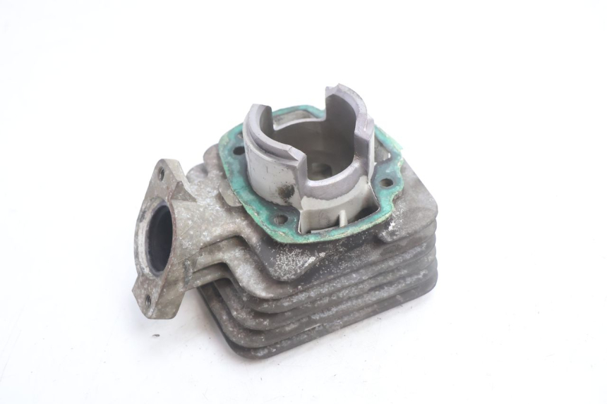 photo de TŁOK CYLINDRA PEUGEOT SPEEDFIGHT 2 AC 50 (2000 - 2009) - Zbliżenie komponentów