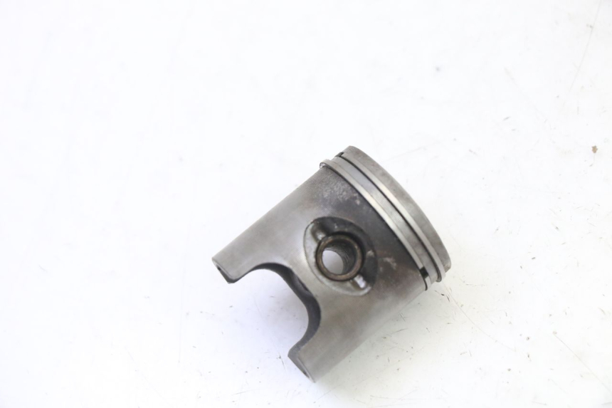 photo de CYLINDER TŁOK PEUGEOT SPEEDFIGHT 3 AIR 50 (2009 - 2015) - Zbliżenie komponentów