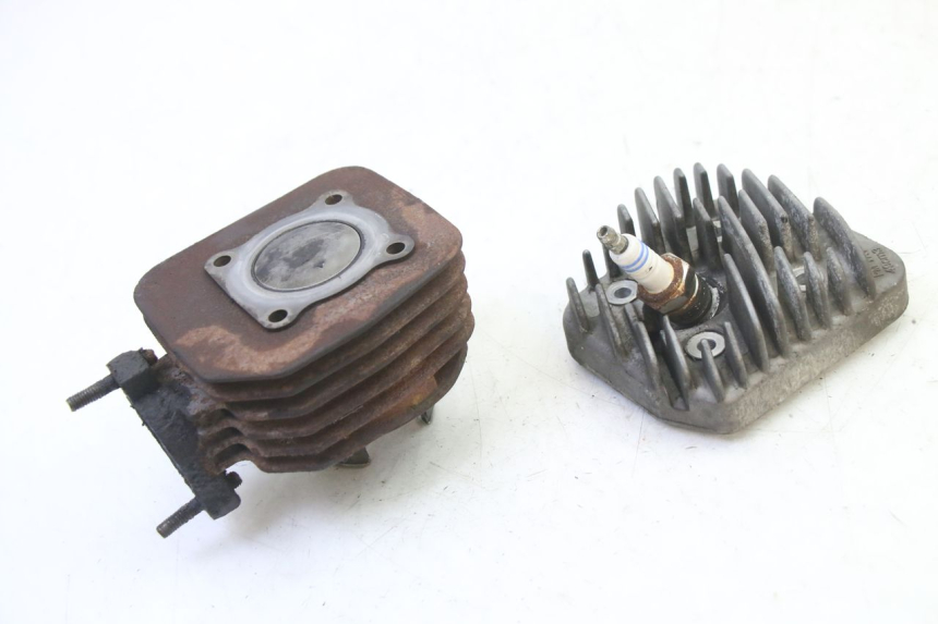 photo de CYLINDER TŁOK PEUGEOT SPEEDFIGHT 3 AIR 50 (2009 - 2015) - Zbliżenie techniczne