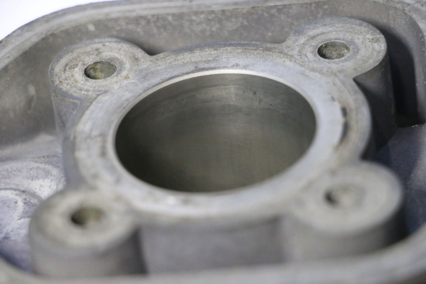 photo de CYLINDER TŁOK PEUGEOT SPEEDFIGHT LC 50 (1996 - 2002) - Inny kąt widzenia