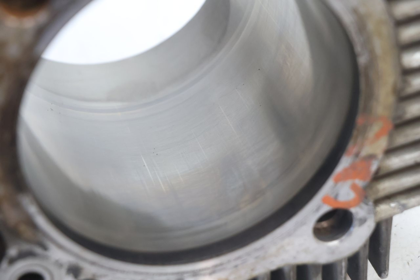 photo de TŁOK CYLINDRA DUCATI SS IE DS CARENEE 1000 (2002 - 2006) - Alternatywny kąt