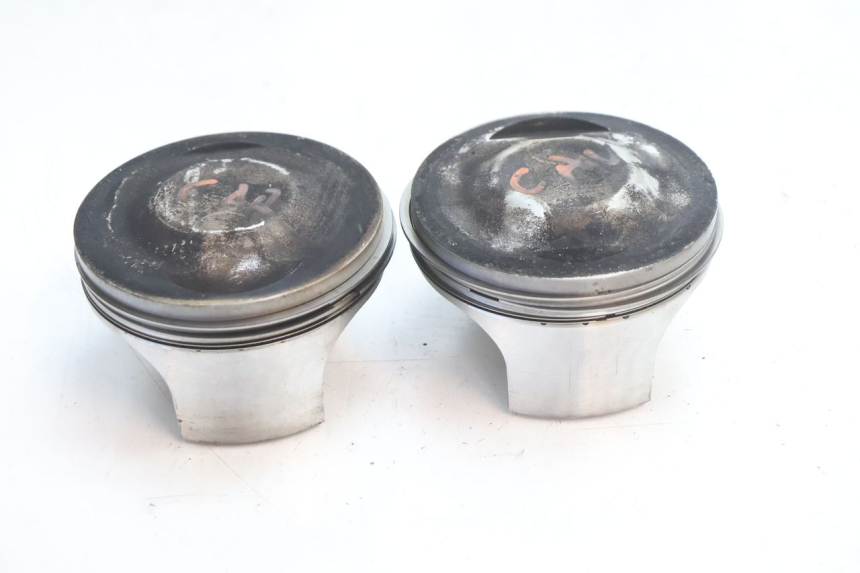 photo de TŁOK CYLINDRA DUCATI SS IE DS CARENEE 1000 (2002 - 2006) - Inny kąt widzenia