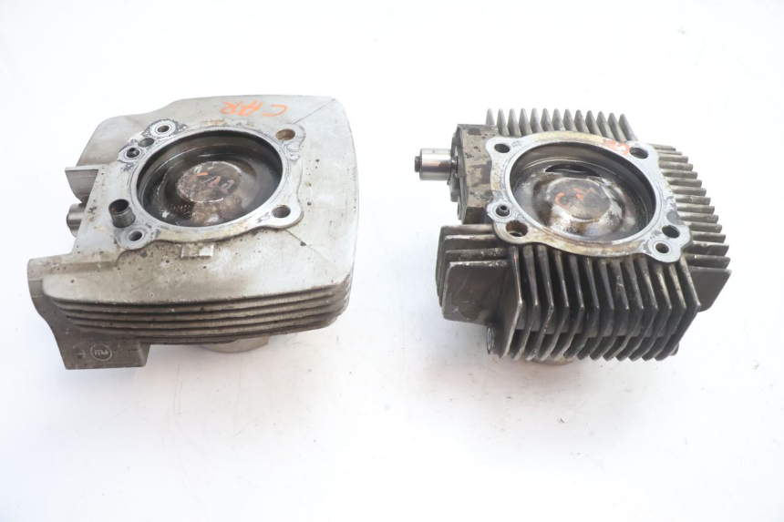 photo de TŁOK CYLINDRA DUCATI SS IE DS CARENEE 1000 (2002 - 2006) - Inny kąt widzenia