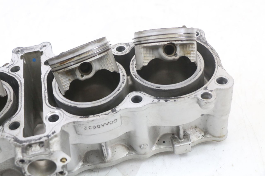 photo de CYLINDER TŁOK SUZUKI GSX F GSXF 650 (2007 - 2015) - Zbliżenie komponentów