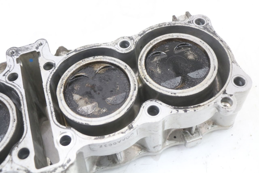 photo de CYLINDER TŁOK SUZUKI GSX F GSXF 650 (2007 - 2015) - Inny kąt widzenia