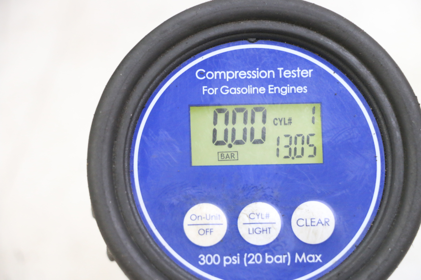 photo de CYLINDER TŁOK SUZUKI SV S 650 (1999 - 2002) - Widok profilu