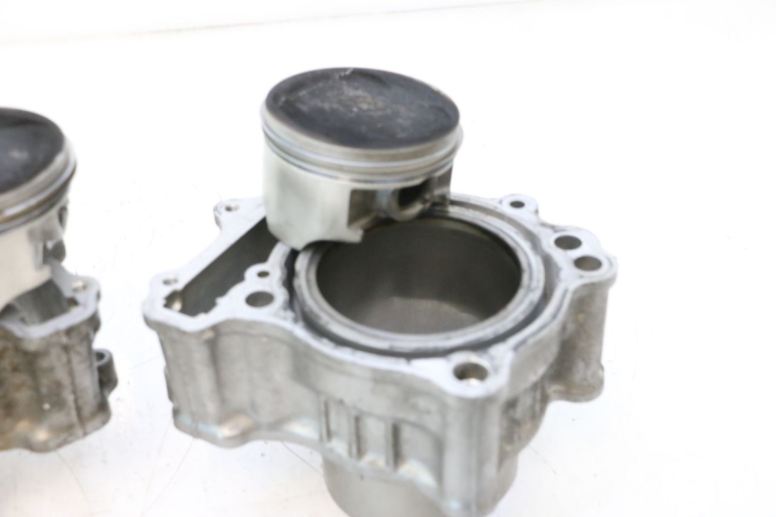 photo de TŁOK CYLINDRA SUZUKI SV S 650 (2003 - 2009) - Alternatywny kąt