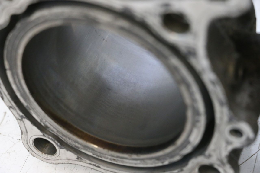 photo de TŁOK CYLINDRA SUZUKI SV S 650 (2003 - 2009) - Inny kąt widzenia