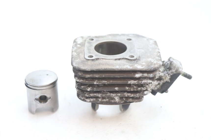 photo de TŁOK CYLINDRA PEUGEOT TREKKER 50 (1995 - 2004) - Szczegół części