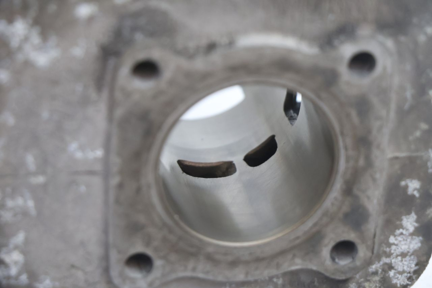 photo de TŁOK CYLINDRA PEUGEOT TREKKER 50 (1995 - 2004) - Widok produktu