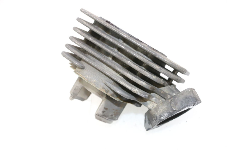 photo de TŁOK CYLINDRA PEUGEOT TREKKER 50 (1995 - 2004) - Widok z bliska