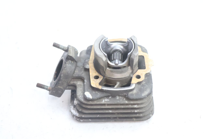 photo de TŁOK CYLINDRA PEUGEOT TREKKER 50 (1995 - 2004) - Inny kąt widzenia