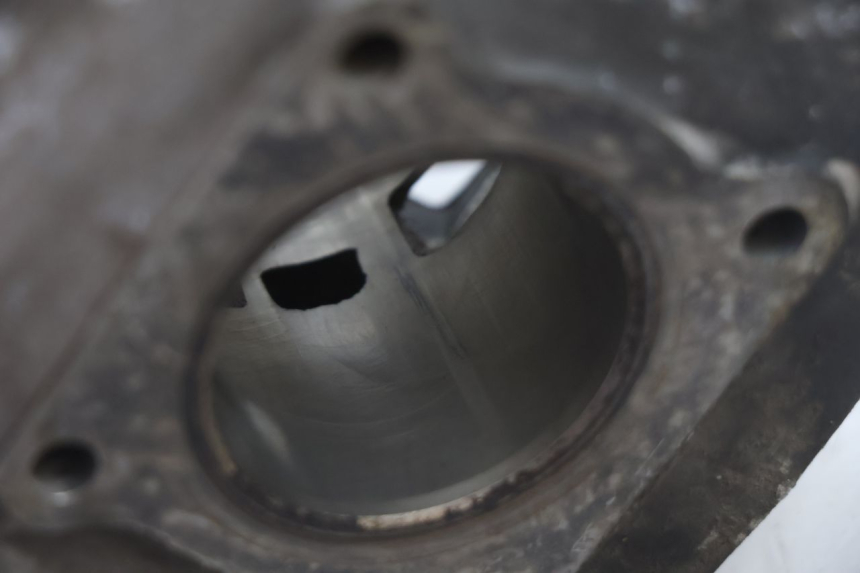 photo de TŁOK CYLINDRA PEUGEOT TREKKER 50 (1995 - 2004) - Oznaczenia i referencje