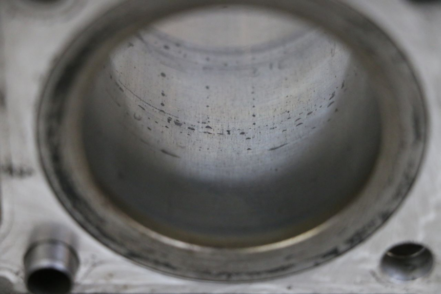 photo de CYLINDER TŁOK YAMAHA TTR 125 (2000 - 2020) - Inny kąt widzenia