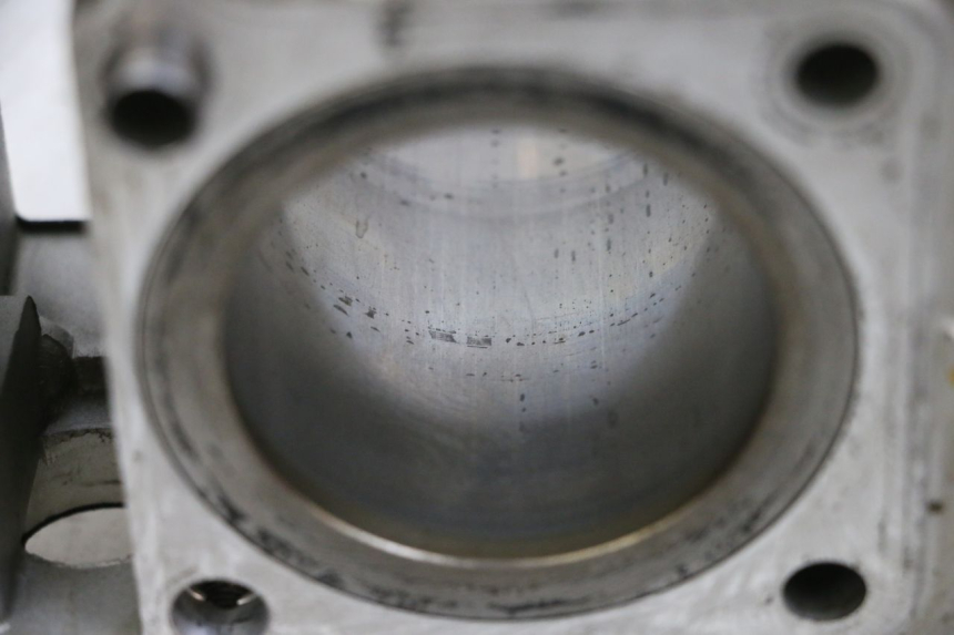 photo de CYLINDER TŁOK YAMAHA TTR 125 (2000 - 2020) - Zbliżenie techniczne