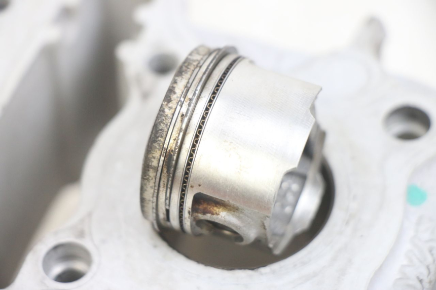 photo de CYLINDER TŁOK PEUGEOT TWEET 4T 50 (2014 - 2019) - Szczegóły charakterystyczne