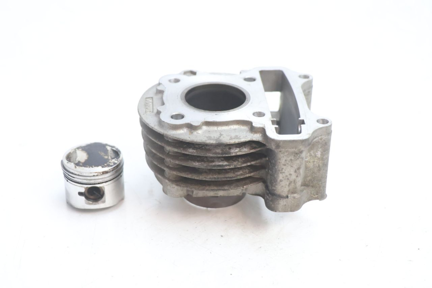 photo de CYLINDER TŁOK PEUGEOT V-CLIC VCLIC 50 (2007 - 2013) - Szczegół części