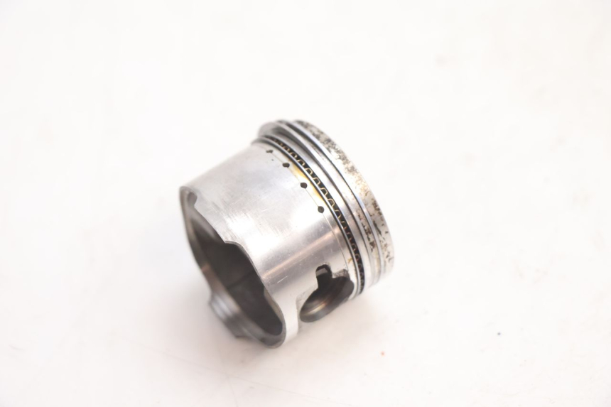 photo de CYLINDER TŁOK PEUGEOT V-CLIC VCLIC 50 (2007 - 2013) - Struktura - zbliżenie