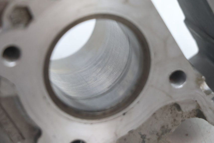photo de CYLINDER TŁOK PEUGEOT V-CLIC VCLIC 50 (2007 - 2013) - Stan powierzchni