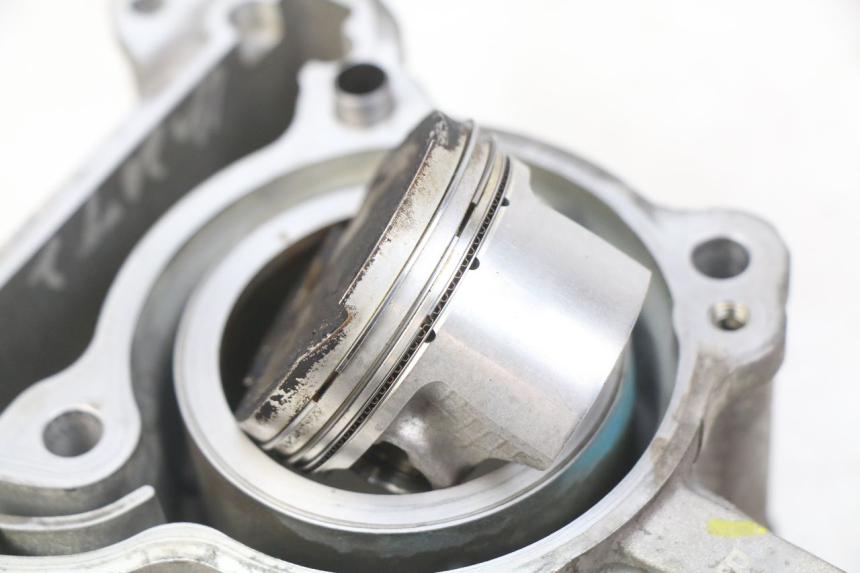 photo de CYLINDER TŁOK PIAGGIO VESPA GTS IGET ABS 125 (2017 - 2023) - Szczegóły charakterystyczne