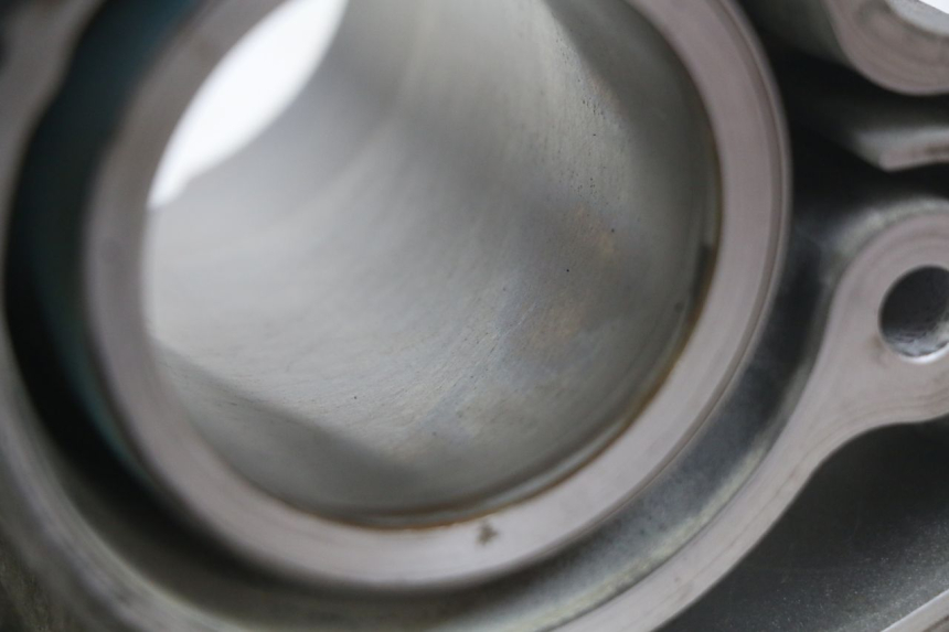 photo de CYLINDER TŁOK PIAGGIO VESPA GTS IGET ABS 125 (2017 - 2023) - Zoom stanu zużycia