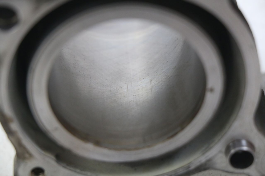 photo de CYLINDER TŁOK PIAGGIO VESPA GTS IGET ABS 125 (2017 - 2023) - Inny kąt widzenia