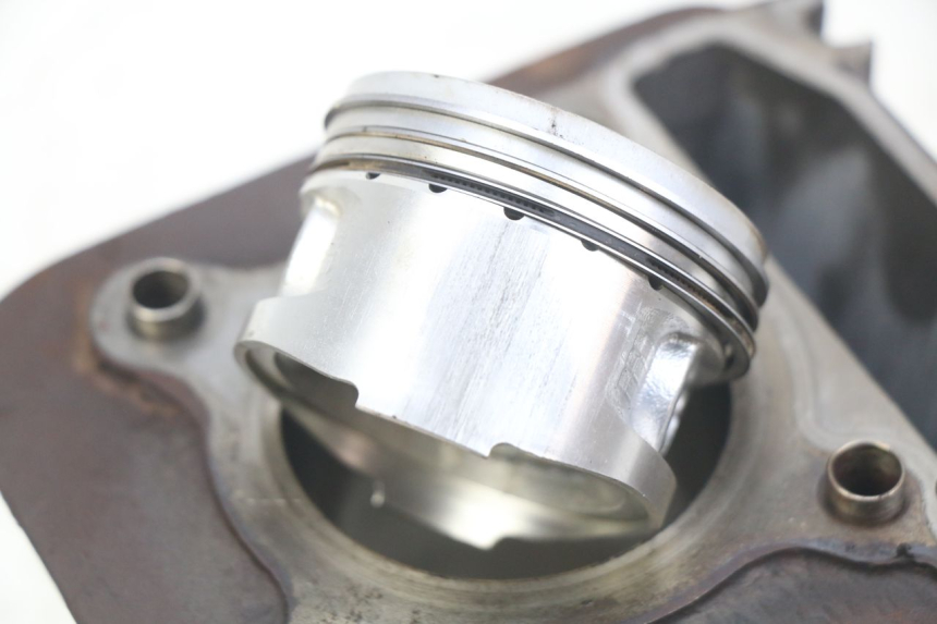 photo de CYLINDER TŁOK PIAGGIO VESPA LXV 125 (2006 - 2009) - Zbliżenie komponentów