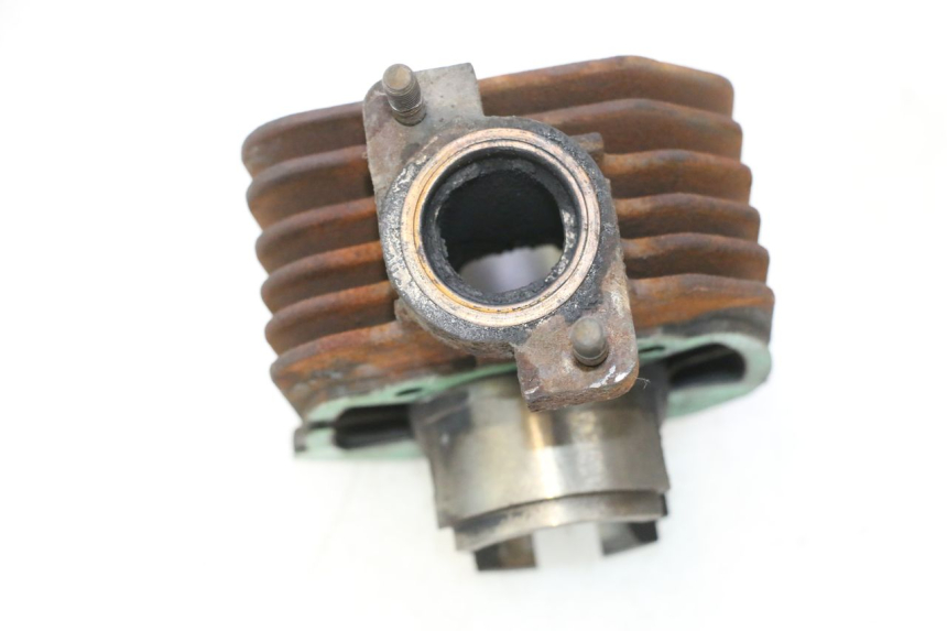 photo de CYLINDER TŁOK PEUGEOT VIVACITY NEW 2T 50 (2008 - 2017) - Zbliżenie komponentów