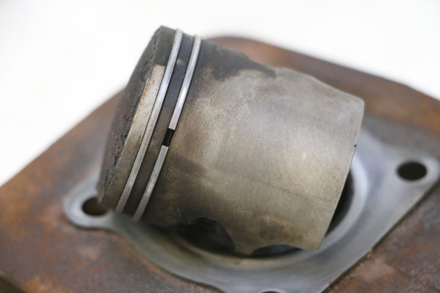 photo de CYLINDER TŁOK PEUGEOT VIVACITY NEW 2T 50 (2008 - 2017) - Szczegół części