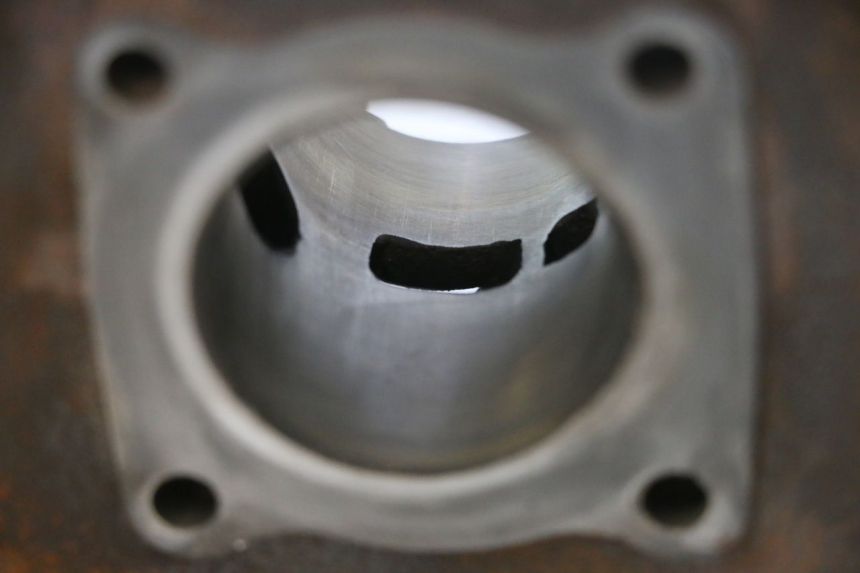 photo de CYLINDER TŁOK PEUGEOT VIVACITY NEW 2T 50 (2008 - 2017) - Stan powierzchni