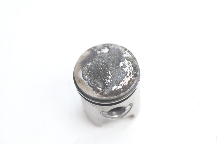 photo de CYLINDER TŁOK PEUGEOT VIVACITY 50 (2004 - 2009) - Widok z bliska