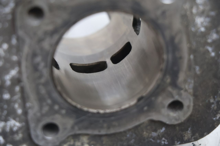 photo de CYLINDER TŁOK PEUGEOT VIVACITY 50 (2004 - 2009) - Stan powierzchni