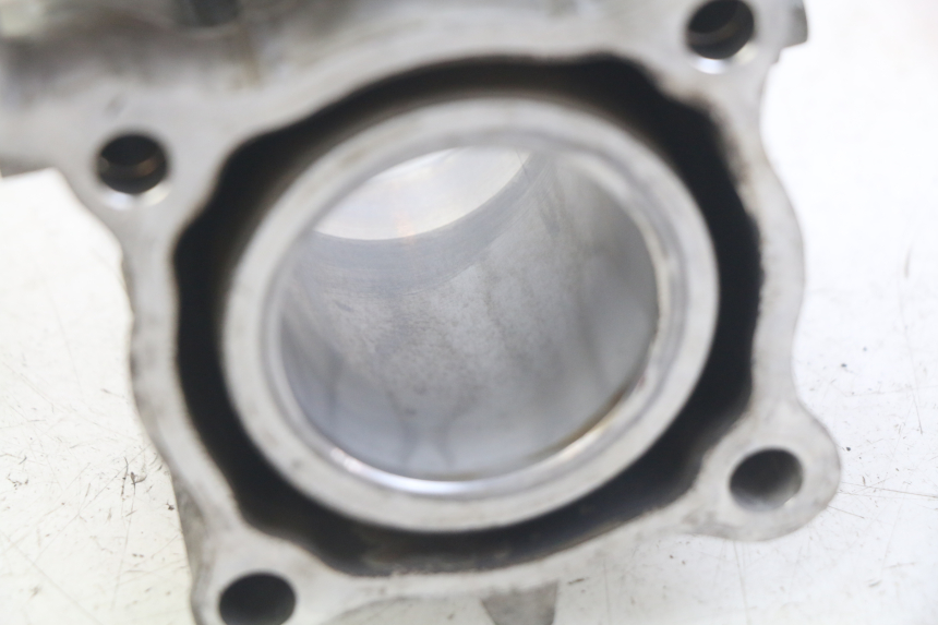 photo de CYLINDER TŁOK YAMAHA XMAX X-MAX 125 (2006 - 2009) - Szczegóły charakterystyczne