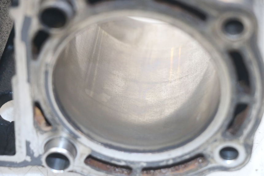 photo de CYLINDER TŁOK YAMAHA X-MAX XMAX 250 (2006 - 2009) - Inny kąt widzenia