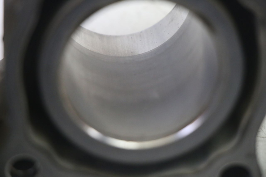 photo de CYLINDER TŁOK YAMAHA X-MAX XMAX 125 (2010 - 2013) - Zbliżenie komponentów