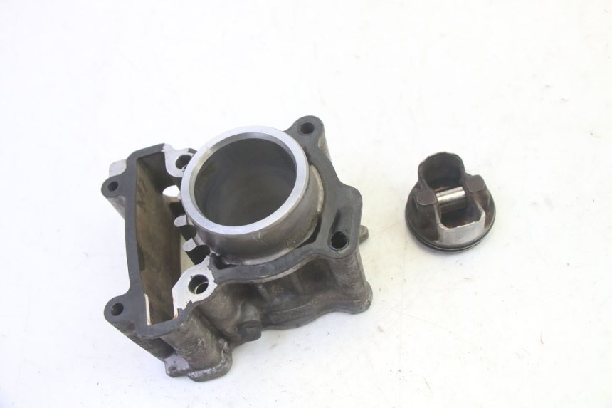 photo de CYLINDER TŁOK YAMAHA X-MAX XMAX 125 (2010 - 2013) - Zoom stanu zużycia