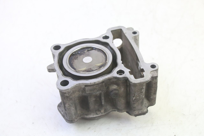 photo de CYLINDER TŁOK YAMAHA X-MAX XMAX 125 (2010 - 2013) - Inny kąt widzenia