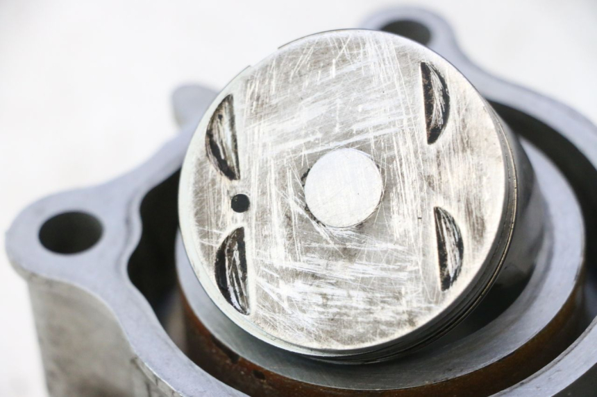 photo de CYLINDER TŁOK YAMAHA X-MAX XMAX 125 (2010 - 2013) - Widok z bliska